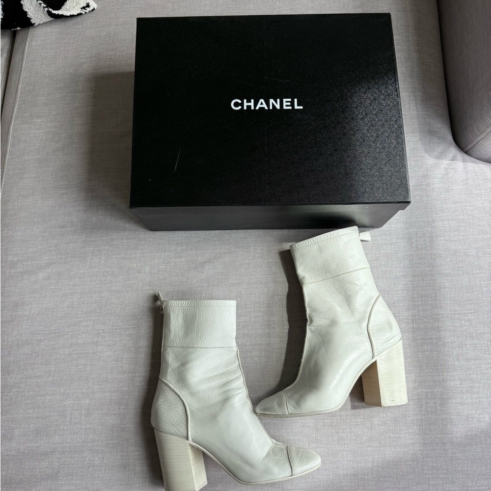 Chanel Calfskin White Ankle Boots with interlocking CC logo size 38